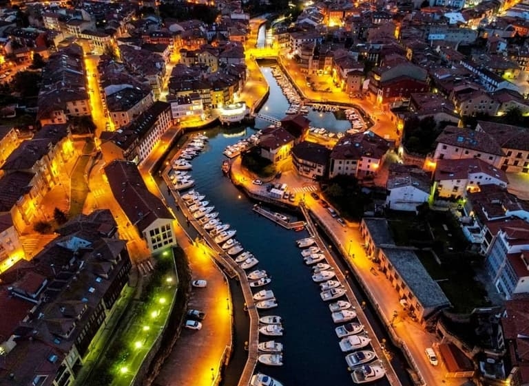 Imágenes del punto de interés Llanes Centro